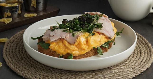 Тарелка c бортом 23 см, фарфор "NOBLE" серия "Fine Plus"