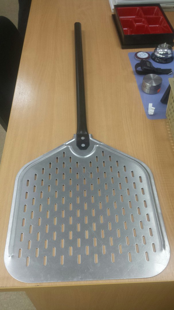 Лопата для пиццы 310 мм перфорированная