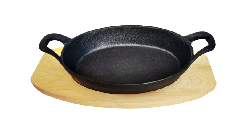 Сковорода порц. овальная 23*16,5 см. h=4,5 см. 1,0 л. чугун. с 2 ручками на дерев. подставке